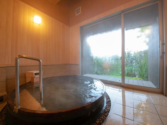 新設の貸切湯:由布の湯
広々ゆったり_柚富の郷 彩岳館