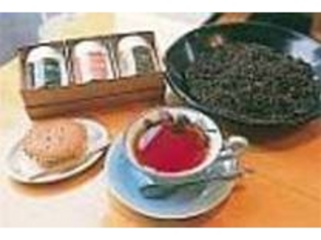 緑茶からできた国産紅茶『うれしの紅茶』_相川製茶舗