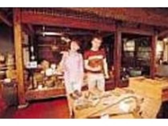 出津文化村の展示物は一部触れる事ができる_出津文化村(しつぶんかむら)
