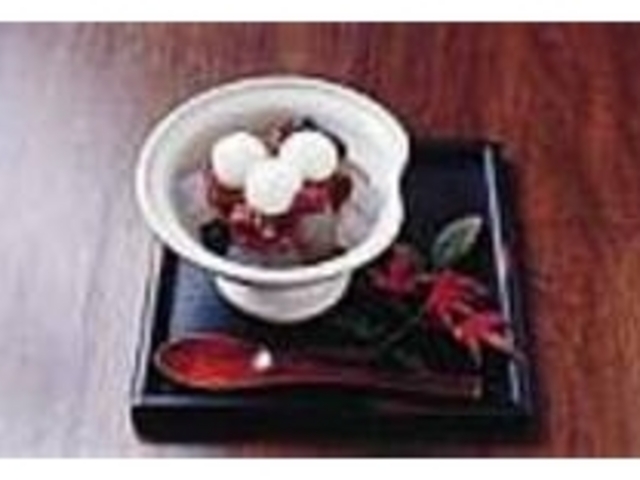 丹波の黒豆を使うあんみつが一年中味わえる_茶院 葉名木