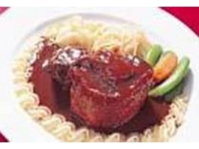 ソースが素材の味わいを高める煮込み料理_Wine & Dining グリルミヤコ