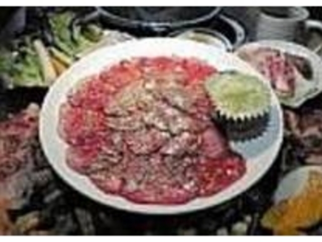 肉も野菜もたっぷり楽しめてボリューム満点_民芸肉料理はや山荘