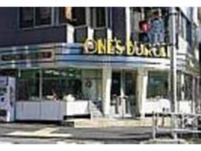 サイバーなイメージのアメリカンダイナー_One's Diner