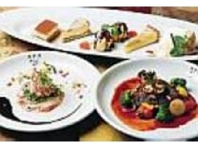 人気のデザートは常時8〜9種類を用意_井戸坊
