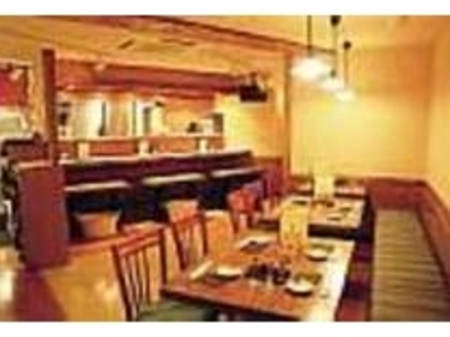 心地よい音楽が流れる店内は温かい雰囲気だ_東京おばんざい家 典座