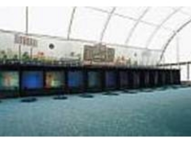 左右のほかサイドスロー打席も。全12打席_神宮バッティングドーム