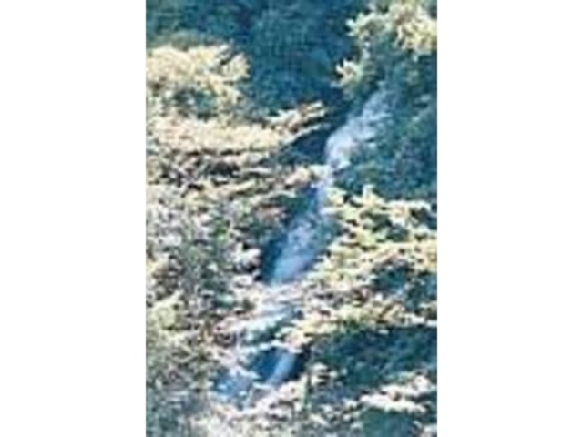 「湯原滝」は男性的に激しく雄々しく落ちる_不動山