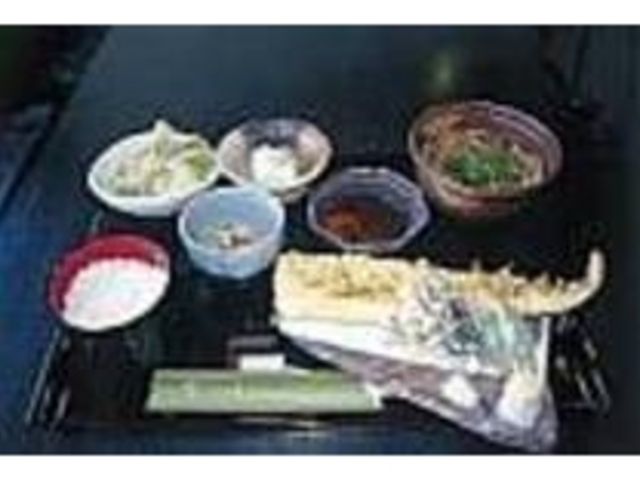 肉厚なあなごの天ぷらは、数に限りあり_葉月