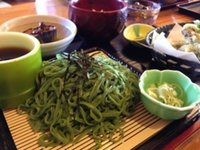 モロヘイヤ入り麺が絶品_ゆう菜家