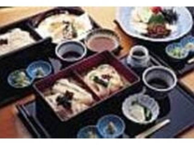 地元でも珍しい生麺と乾麺が味わえる_稲庭手綯うどん寛文五年堂 秋田キャッスルホテル店