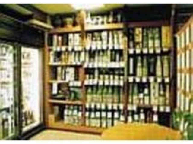 県内でも入手困難な地酒が数多く並ぶ_酒屋 まるひこ