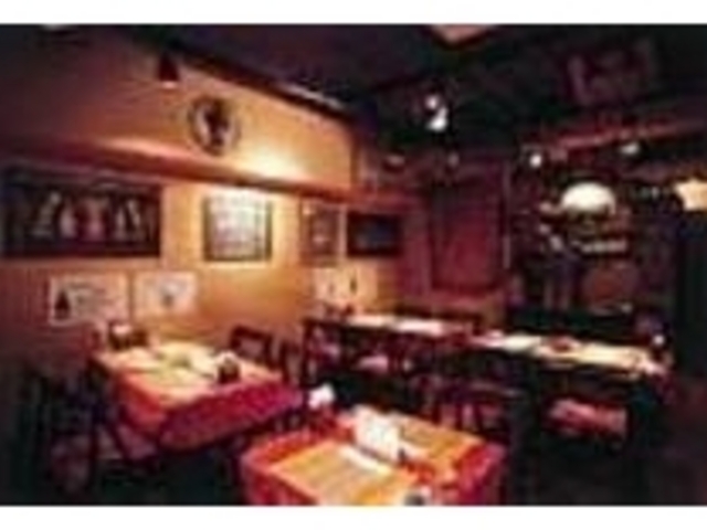 エスニックをたっぷり感じるお洒落な店内_インド料理カジャナ