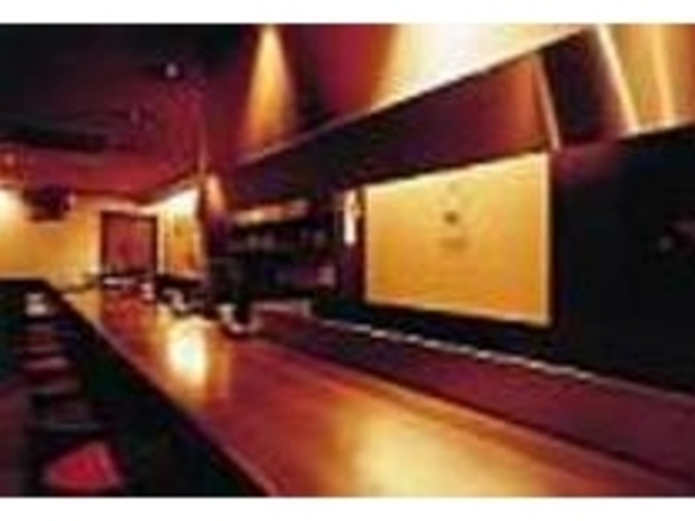 夜は仕事帰りの会社員たちで大賑わい!_串焼き えびす