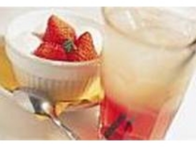 日替りメニューの『プリンアラモード』など_Cafe Continue