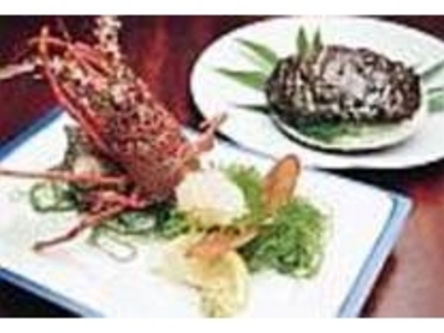 今にも動き出しそうな伊勢エビは甘い!_磯料理・割烹 天乃家