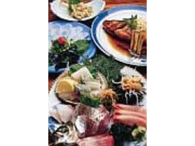 房総の旬を満喫できる料理が充実している_網元