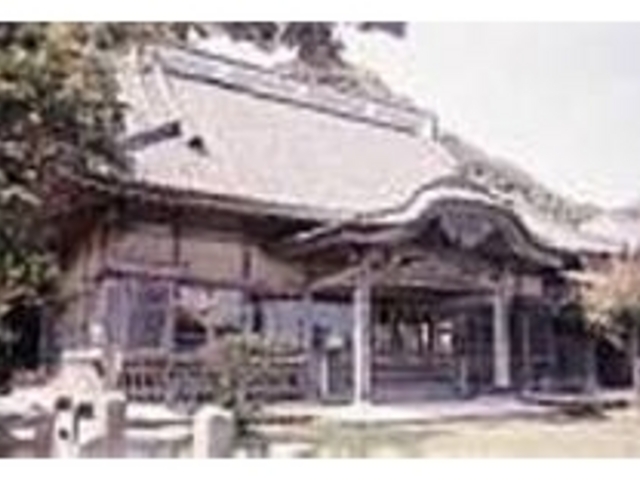 荘厳な雰囲気が漂う本堂に目を引かれる_杖珠院