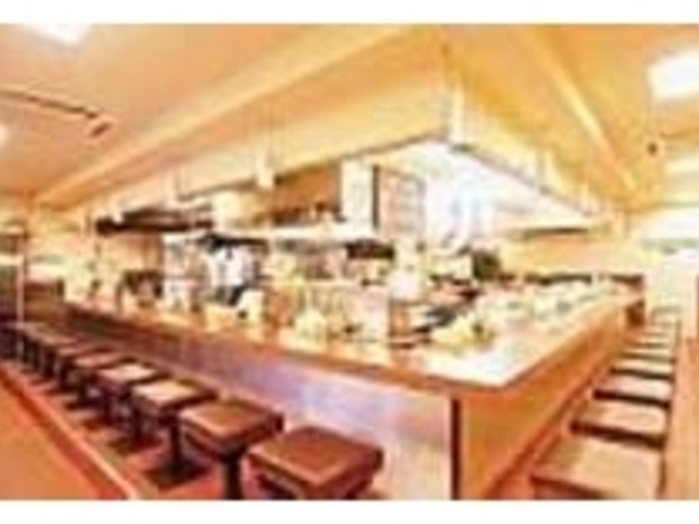 メニューは自販機で食券を買って注文する_らーめん本郷亭 本店