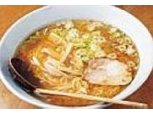 チャーシュー、メンマ、ネギとシンプルな具_中華そば専門 えび坂