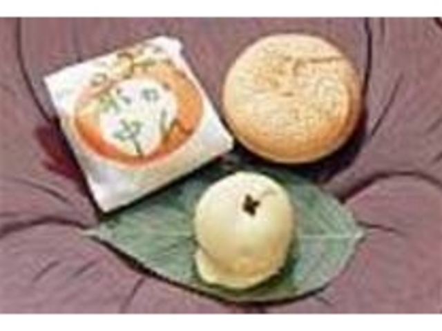 みかんやビワをかたどったかわいいお菓子_三原堂
