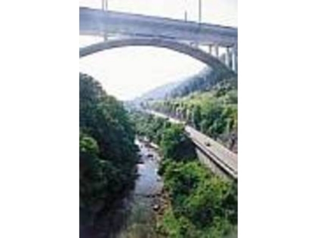 新幹線の高架下に広がる渓谷美が黒岩八景_黒岩八景