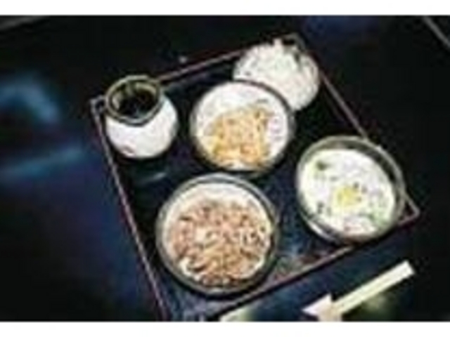 山菜3種類で山の幸を堪能する『三宝そば』_みはらし茶屋 久ろ麦