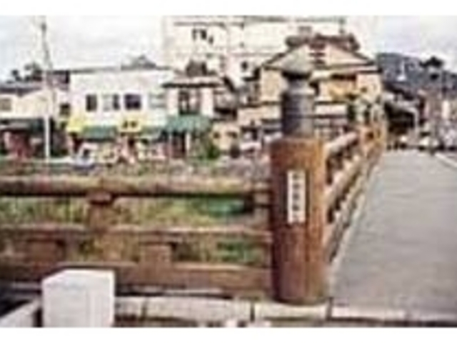 擬宝珠以外の部分は昭和に架け替えたもの_上の橋