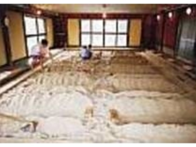 砂の温もりがじんわりと体に浸みてくる_砂ゆっこ