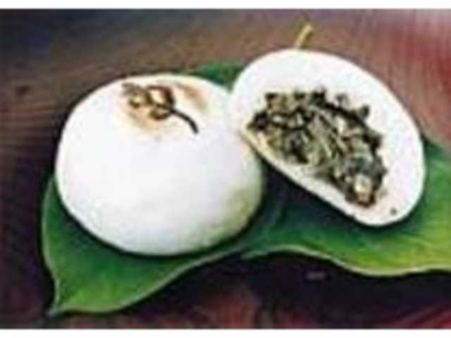 もっちり感がたまらない定番の高菜_おやき屋