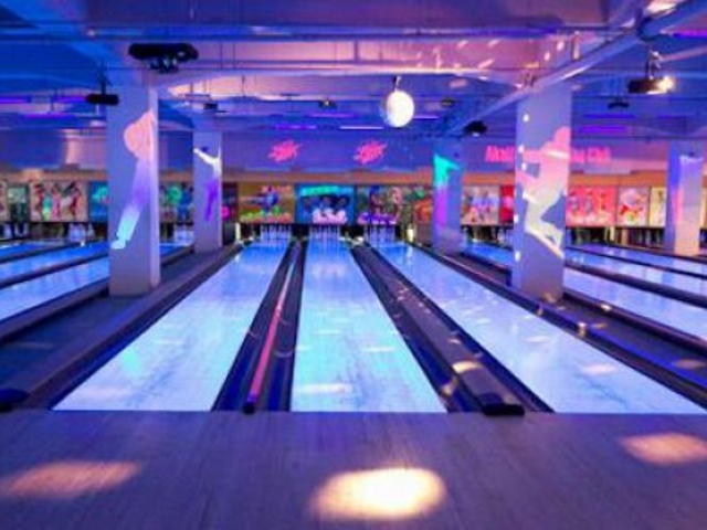 ロックウェルズ Rockwells 赤い風船PSKボウリングクラブ 厚木店の写真1