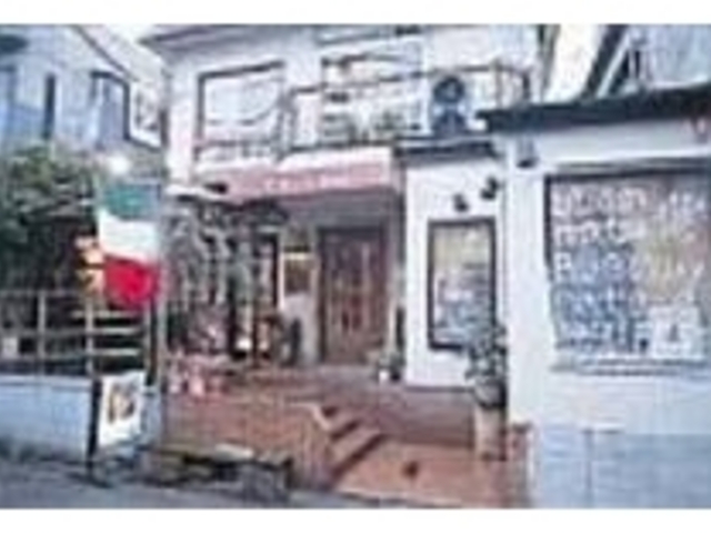 下北沢の住宅街に、溶け込むように佇む店_ラ・ベファーナ 下北沢