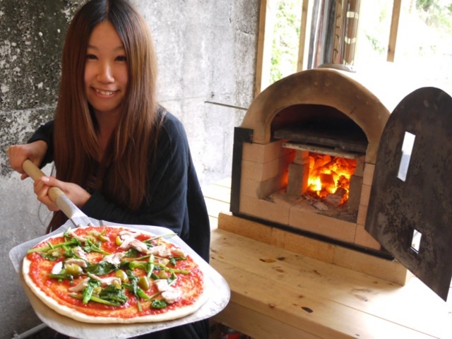モーニングからBBQ、ピザランチ、パーティーまで、お食事プランも充実しています。_多摩川ラフティングツアー