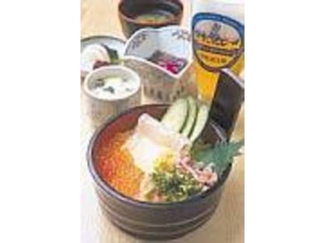 組み合わせ自由の海鮮丼は食べる楽しさ倍増_福寿丸