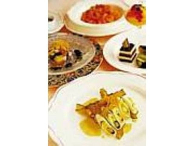 季節ごとに変わる美味しいコース料理_ホテル ラ シェネガ