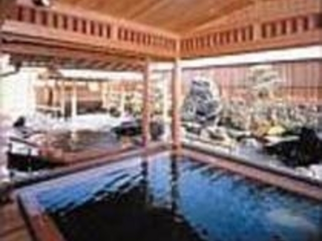 殿方用内湯から望む、庭園露天風呂_天然温泉風待ちの湯 福寿荘