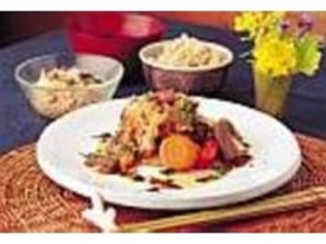 神山鶏のソテーがメインのナチュラルランチ_Ours Dining