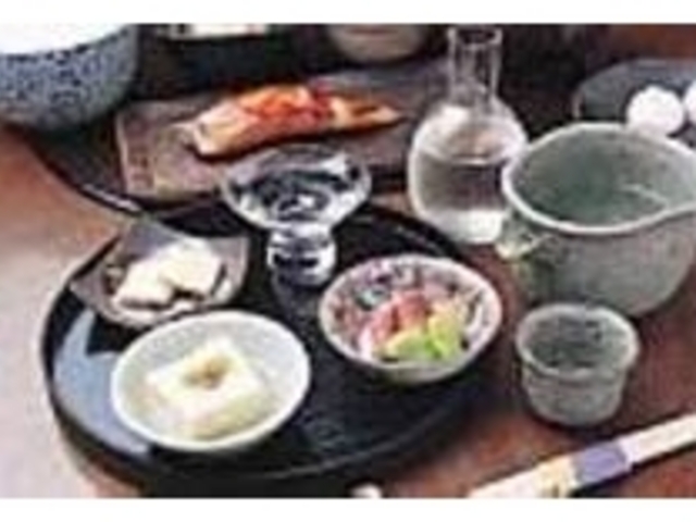 銀鱈の粕漬けなど、和の料理が並ぶ_レストラン西蔵