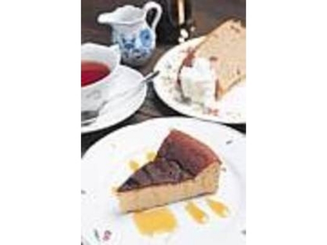 ケーキは30種類以上から日替わりで_ティータイム ガルニ