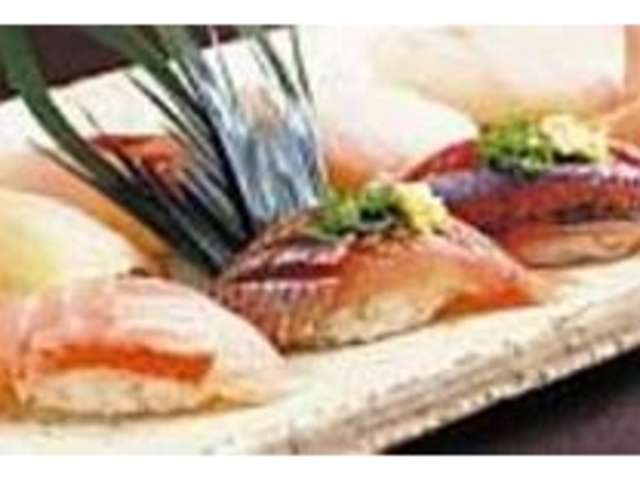 旬のネタが味わえる『季節にぎり』_いせずし