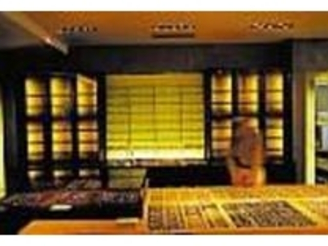 クールな雰囲気だが最新の視力検査室もある_フェイシャルインデックス ニューヨーク東京店