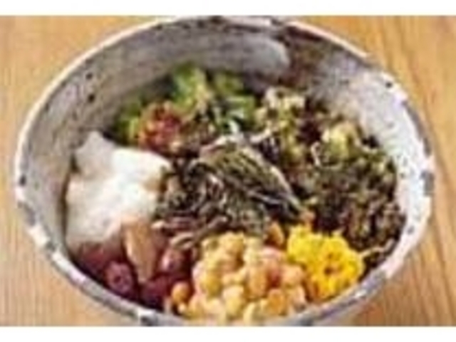 11種類の食材が並ぶ、みちのくお混ぜ丼_AZUMAN