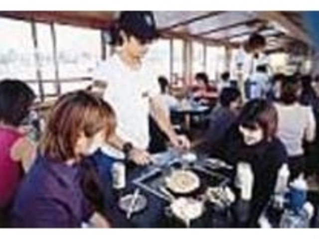 船の上でのもんじゃ焼きなんてゼイタク?_本場月島もんじゃ屋形船