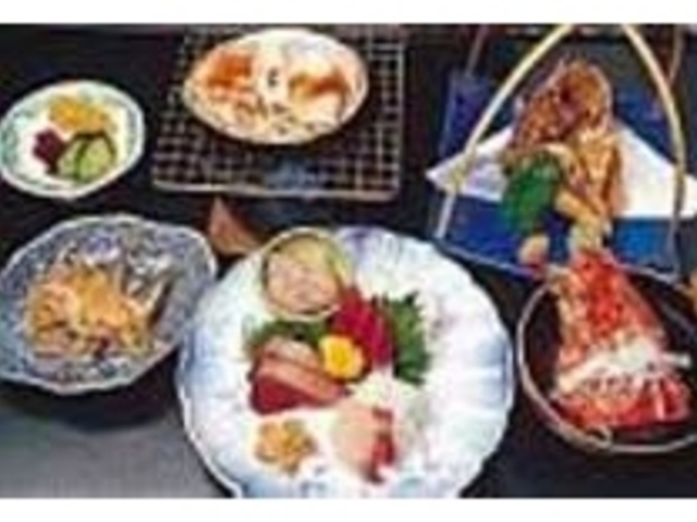 数々の漁師料理が堪能できるうれしい内容だ_三水亭