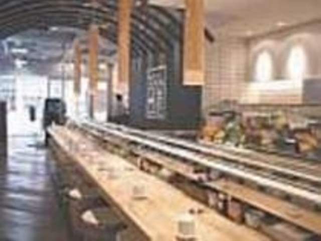 回転寿司店とは思えないお洒落な店内_ダイスキ寿司 ユニバーサル駅前店
