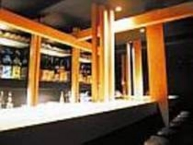 明るすぎない店内は、アットホームな雰囲気_隠楽家