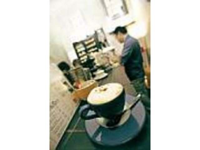 コーヒーもネルドリップで1杯づつ作る_DE STIJL KOFFIE