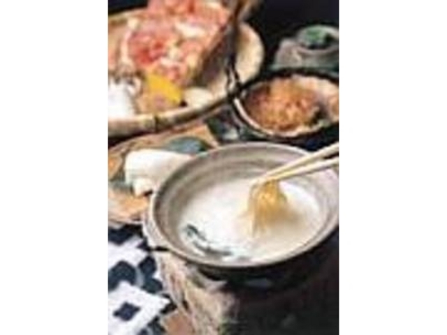 豆乳鍋の他12品並ぶ『豆腐御膳』_山の音