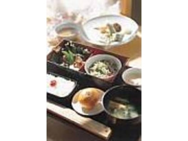 本格懐石風『清亮弁当』1500円_久住さやか Seiryo食堂