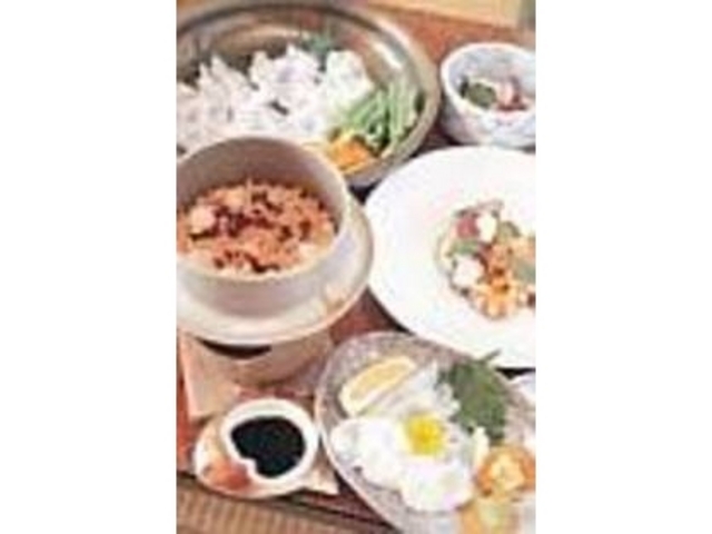 料理にはもちろん生きた真蛸を使用している_あみ源