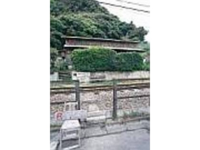 カジュアルな2号店も稲村ヶ崎駅近くにある_R antiques